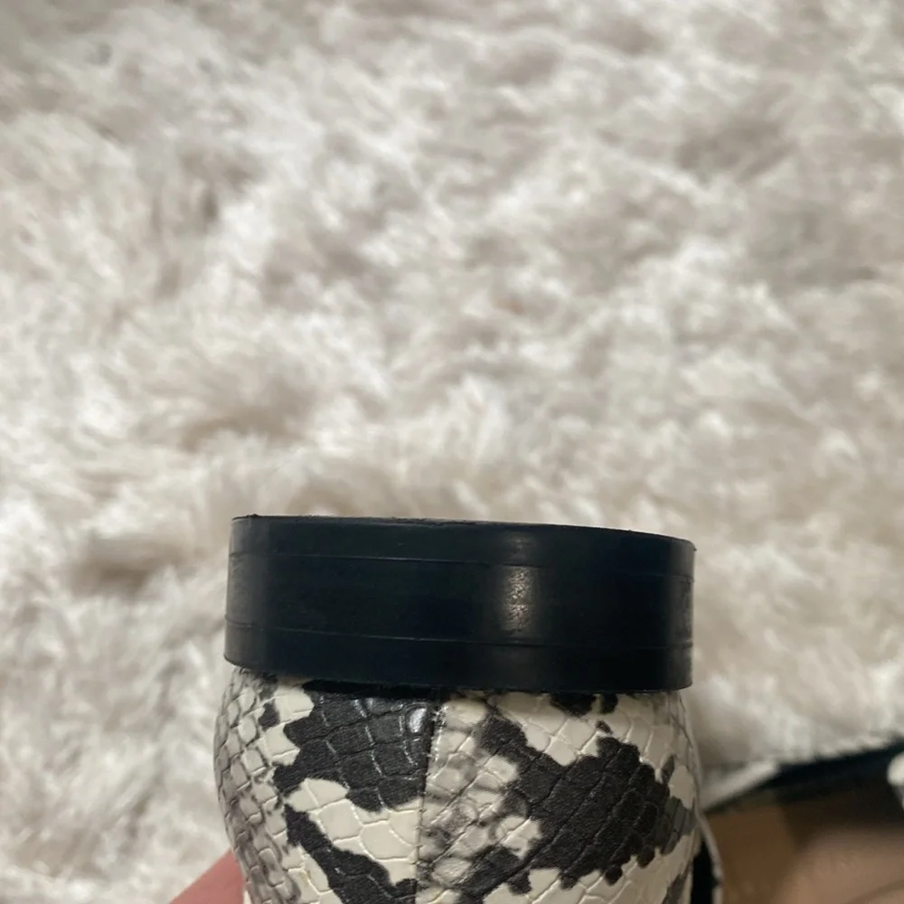 Zara Snake Embossed Loafers - Picture 6 of 12